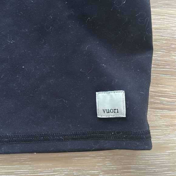 Vuori Daily Crop Tank - Single in Black - Picture 2 of 4